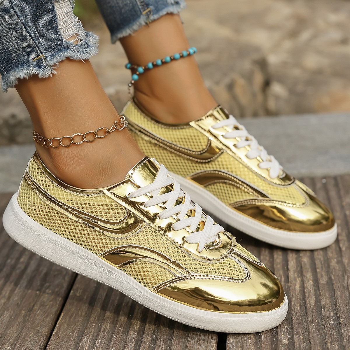 Knit Fabric Lace Up Sneakers - 新しい女性のスニーカー通気性ニットメッシュスポーツシューズファッション光沢のある革パネルカジュアルシューズ女性ソフトフラットトレーナー