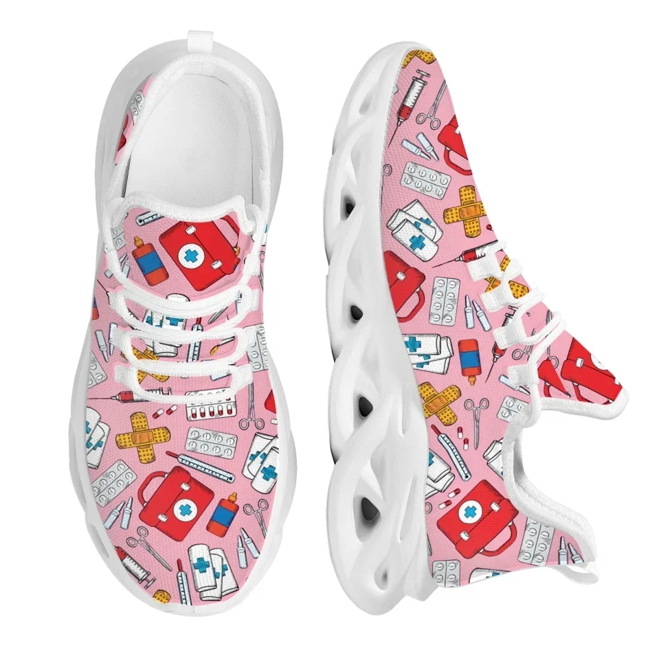 カスタムメイドの赤い医療ボックスデザインのアウトドアシューズ - Knit Fabric Lace Up Sneakers のレビューと価格