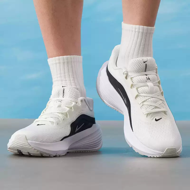 NIKE DOWNSHIFTER 14 メンズ ランニングシ - Lightweight Road Running Shoes のレビューと価格