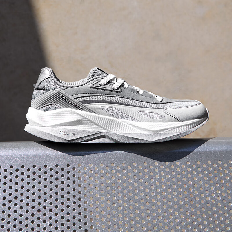 361 度メンズカジュアルシューズ厚底多用途クラシックカジュ - Air Cushion Jogger Shoes Men のレビューと価格