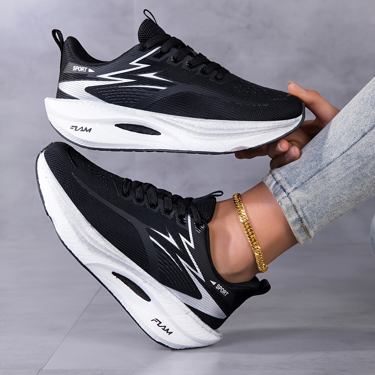 レディーススニーカーシューズ 通気性 軽量 ランニングシュー - Breathable Mesh Athletic Shoes のレビューと価格