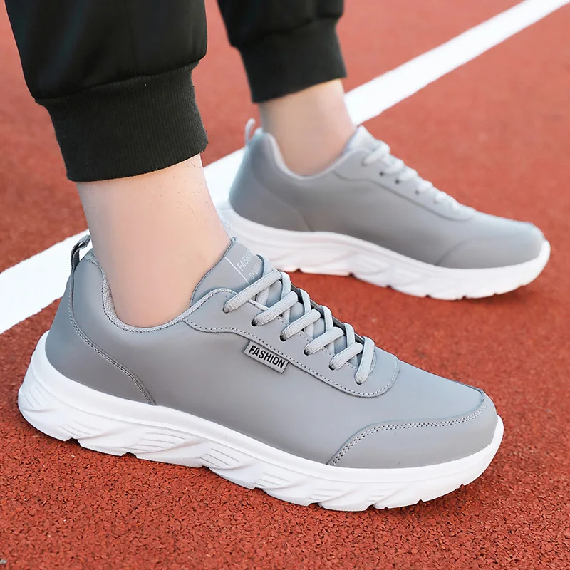 メンズPUアッパーフラットランニングシューズ、快適なウォーキ - Waterproof Goretex Running Shoes のレビューと価格