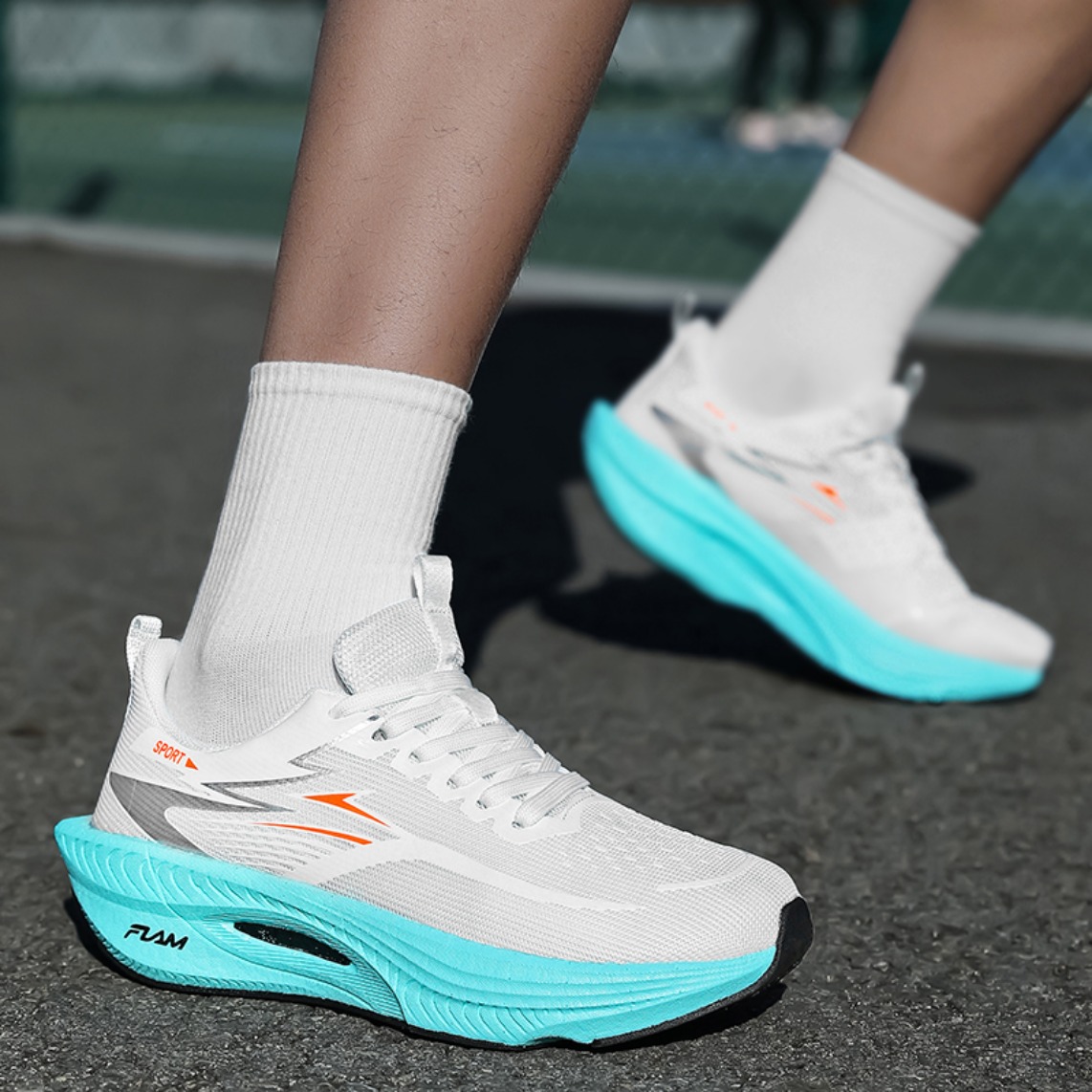男女兼用カーボンプレートマラソンランニングシューズ 通気性  - Carbon Plate Marathon Racing Shoes のレビューと価格