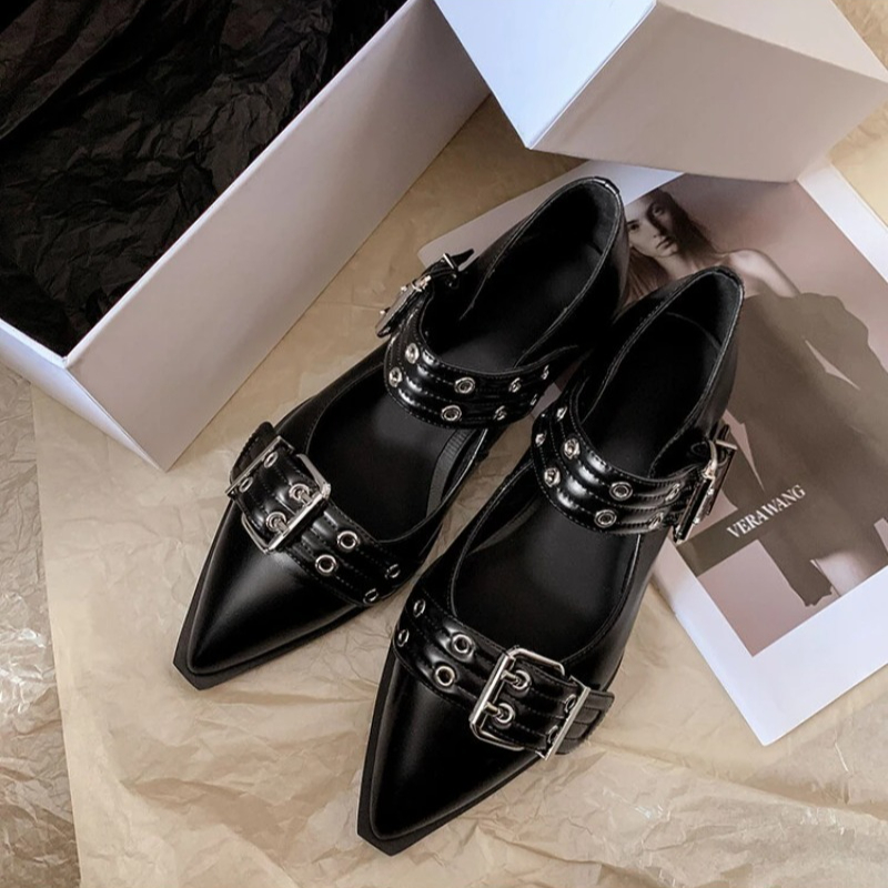 女性の靴デザイナーの高級ローヒールパンプスバックルファッショ - Sandals のレビューと価格